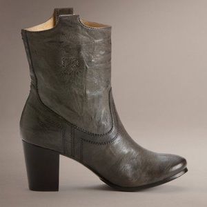 Frye Carson Mid Heel Short